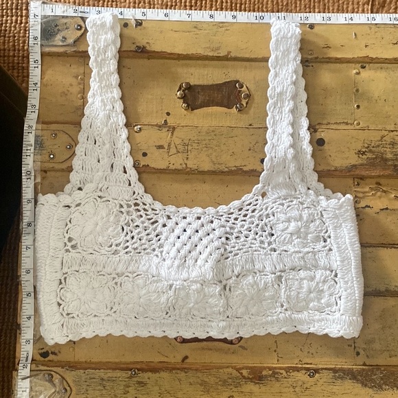 MAJORELLE REVOLVE BRAND STRETCH BOHO WHITE CROCHET KNIT  BODYCON CROP TOP - Picture 4 of 14